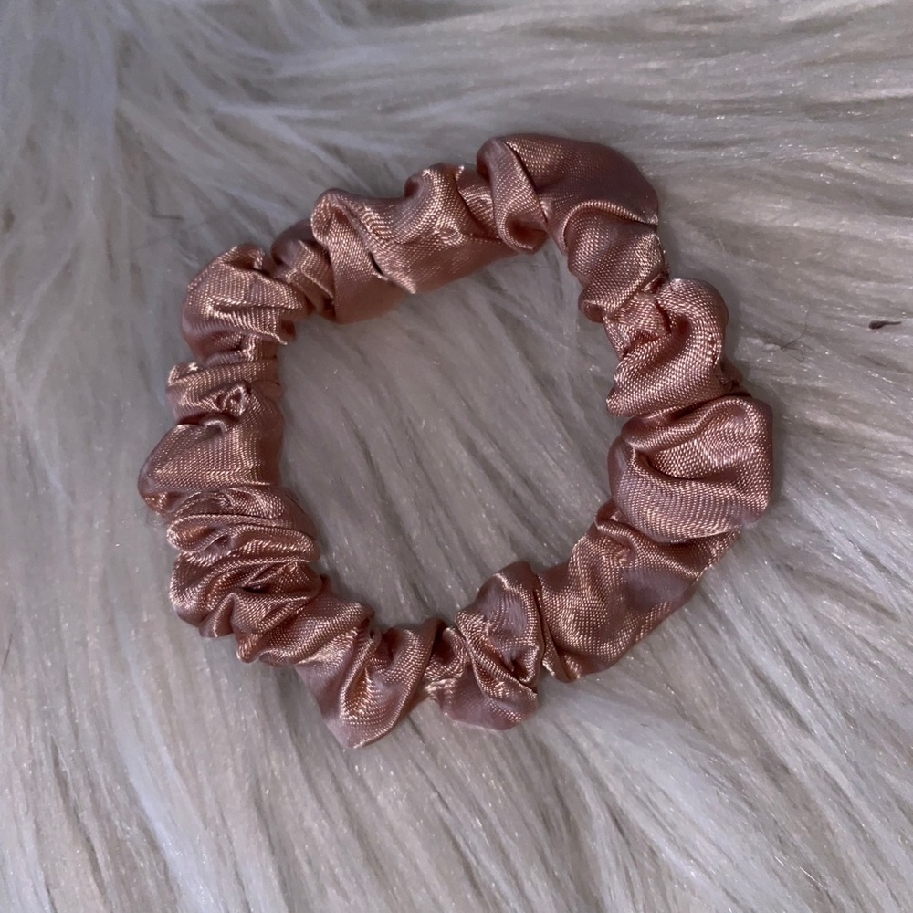 ✨Scrunchie Set ✨ - Picture 5 of 6